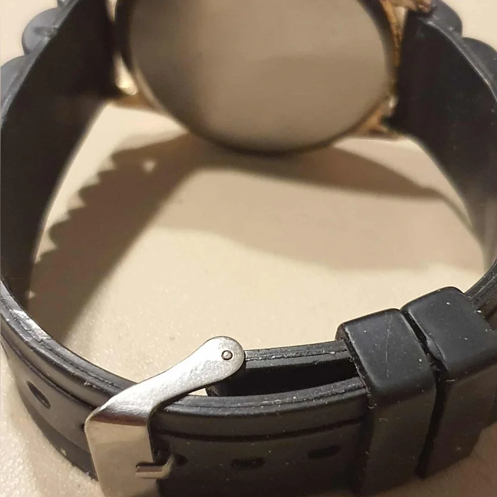🦋10/$20🦋 Geneva Goldtone/Black Silicone Women's Watch